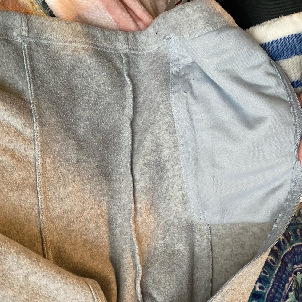 Columbia Zip-Up - Picture 6 of 6